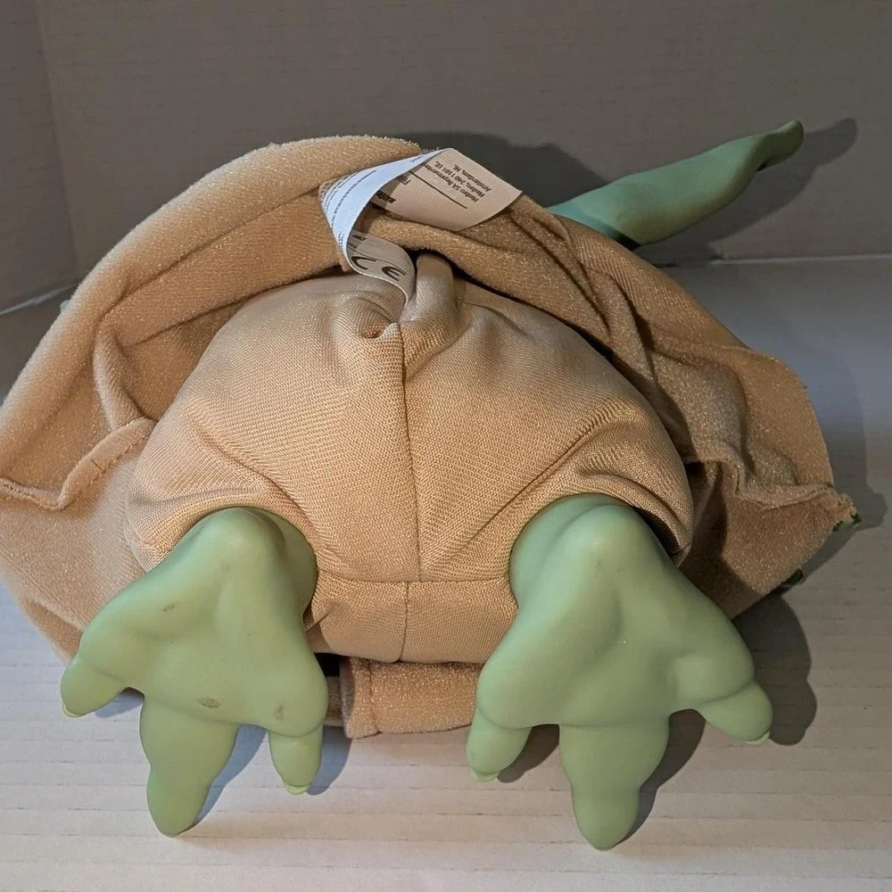 Star Wars The Child Grogu Baby Yoda Hasbro Plush 2020 Lucasfilm Mandalorian